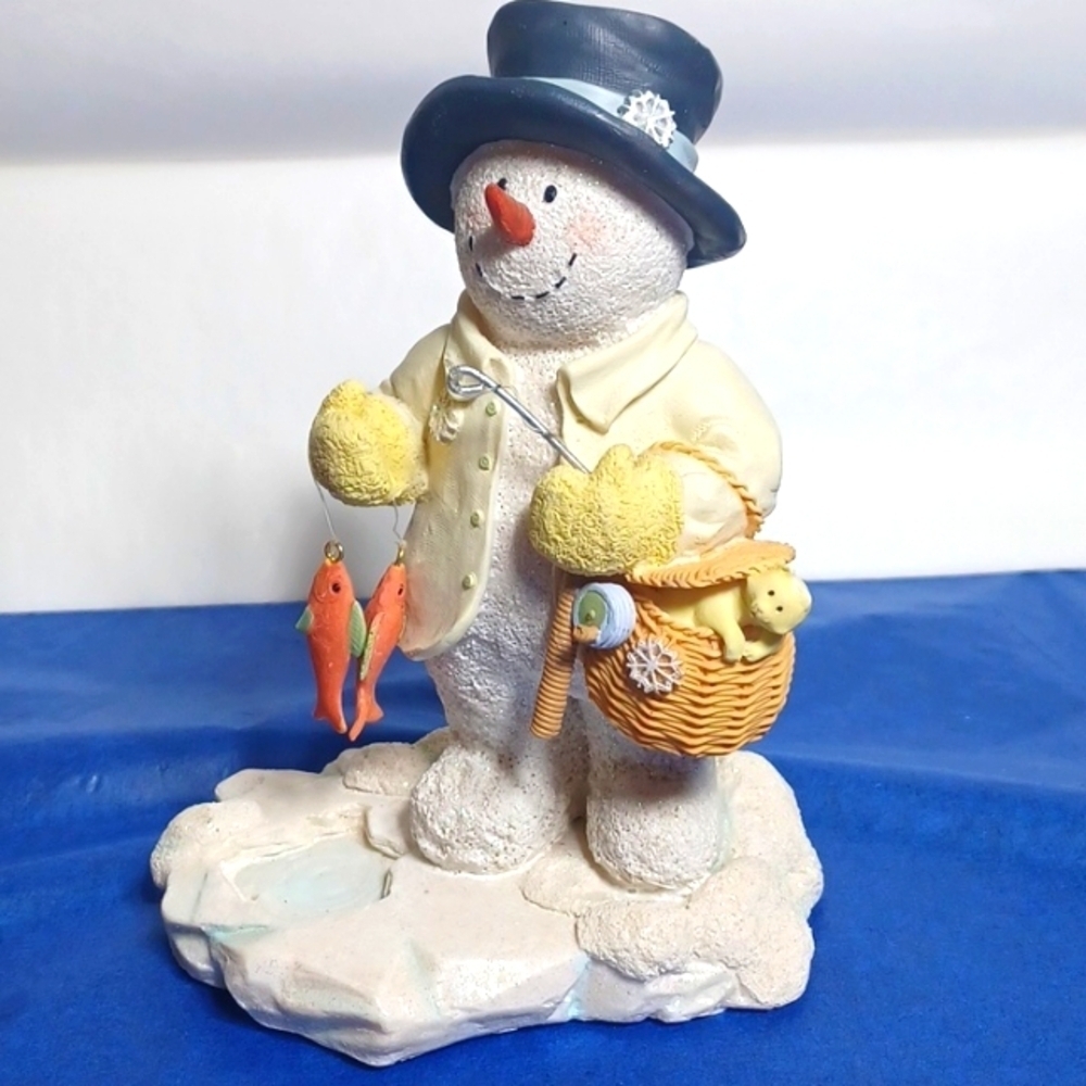 ICE SCULPTURES REEL SNOWMAN by RUSS BERRIE